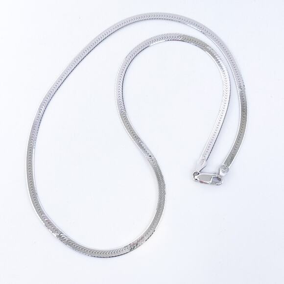 Vintage Italy Sterling Silver 925 3.2mm Herringbone Chain Necklace 18” - Picture 2 of 5